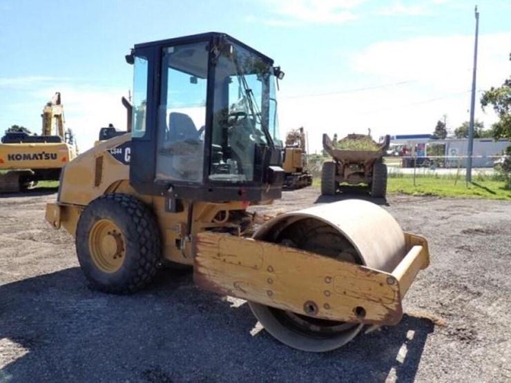 2011-caterpillar-cs44-image-3