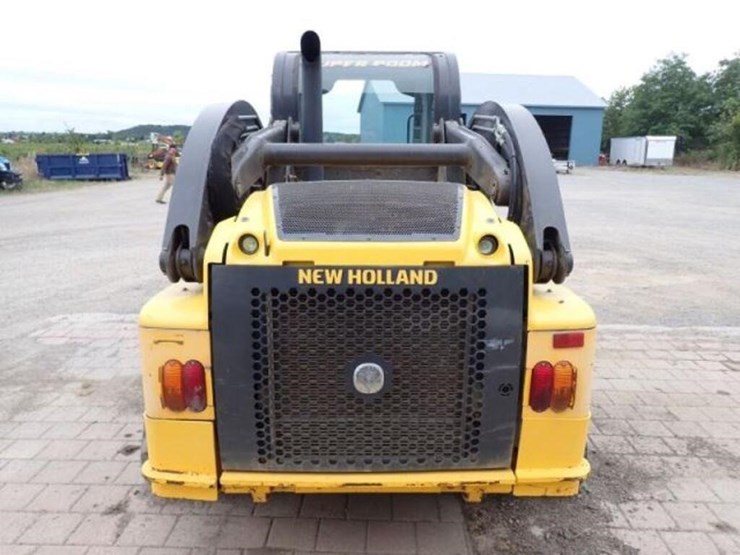2015-new-holland-c232-image-6
