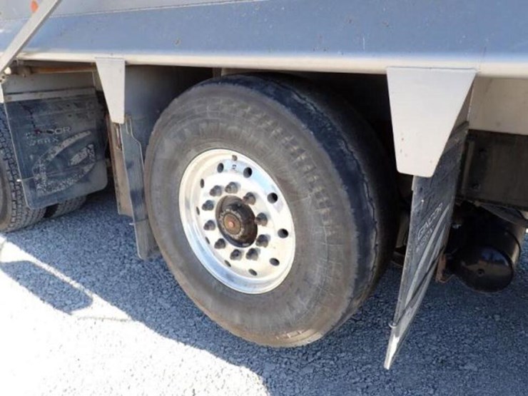 2024-western-star-49x-image-64