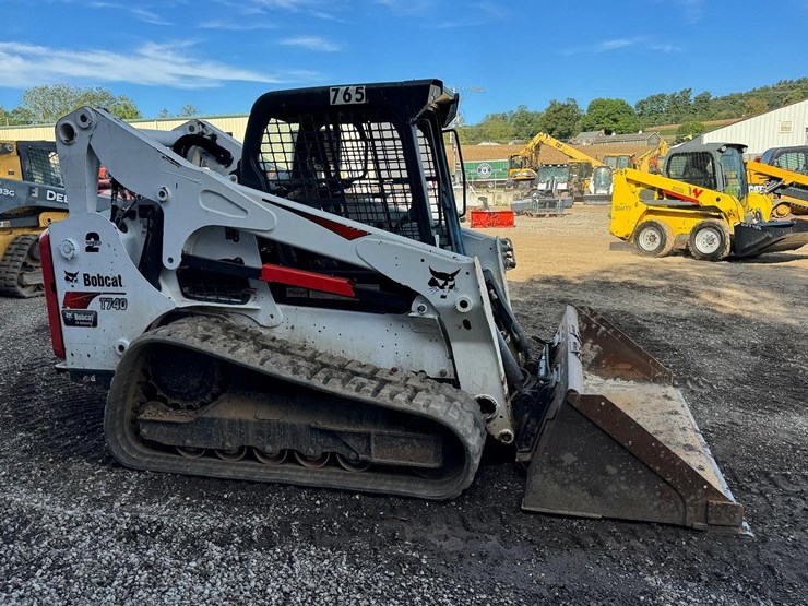 2023-bobcat-t740-image-7