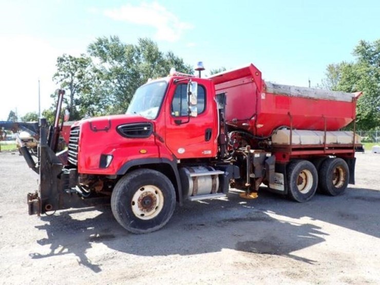 2015-freightliner-108sd-image-1