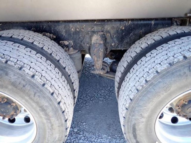 2024-western-star-49x-image-52