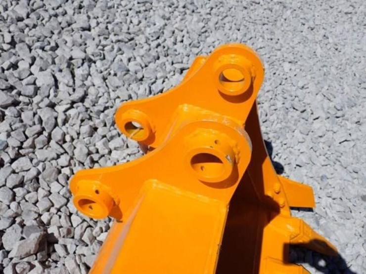 2026-caterpillar-305-image-9