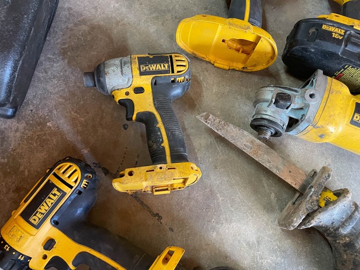 #9206-•-dewalt-18v-assorted-tool-set-image-7