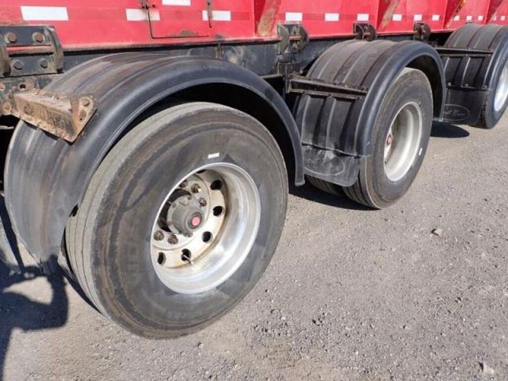 2017-trout-river-39-ft-tri/a-live-bottom-trailer-2-image-33