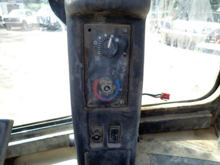 2015-deere-544k-image-18