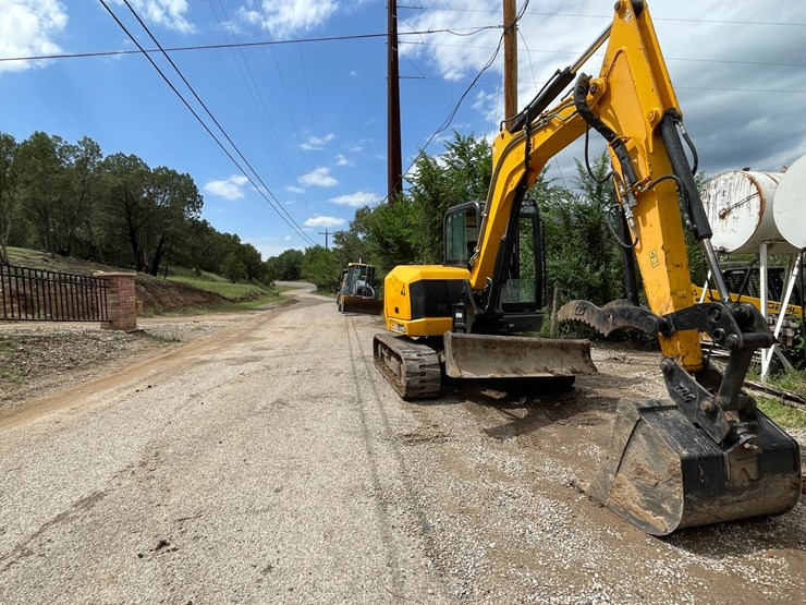 #9153-•-jcb-85-excavator-image-3