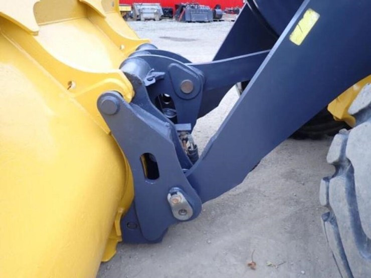 2014-deere-624k-image-26