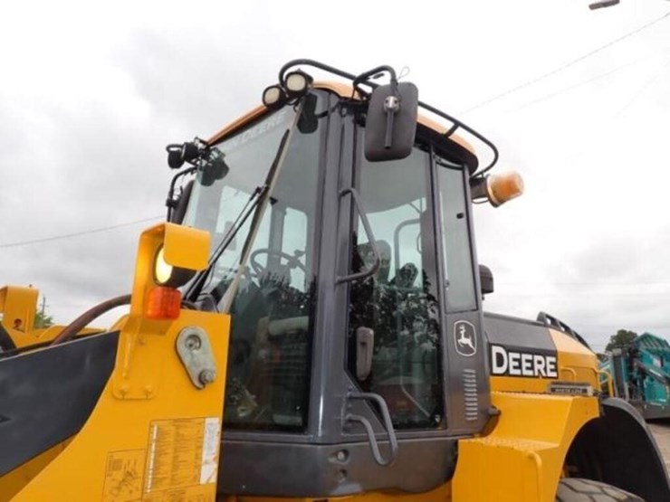 2014-deere-624k-image-22