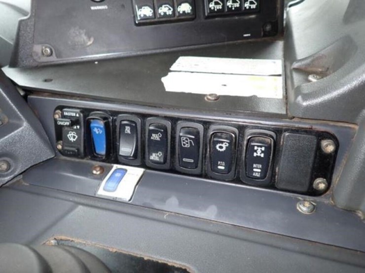 2017-mack-mru613-image-20