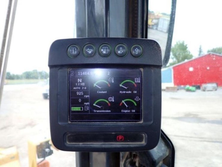 2018-deere-624k-image-12