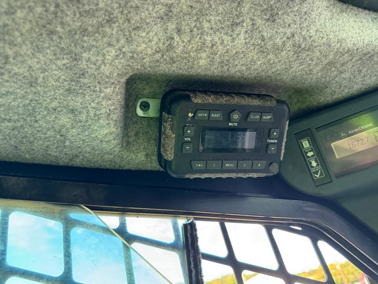 2019-deere-333g-image-26
