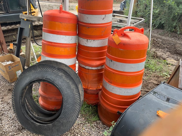 #9181-•-construction-barrels-image-3