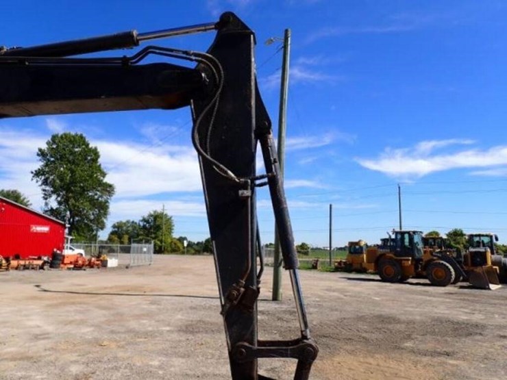 2014-deere-85g-image-28