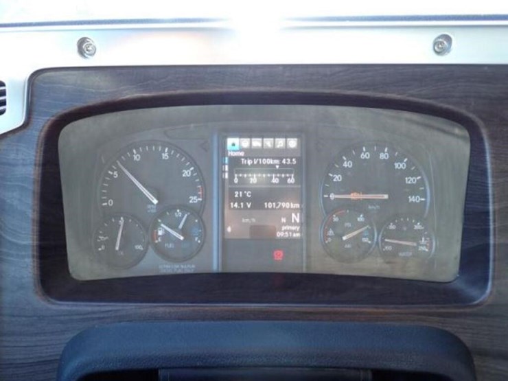 2024-western-star-49x-image-16