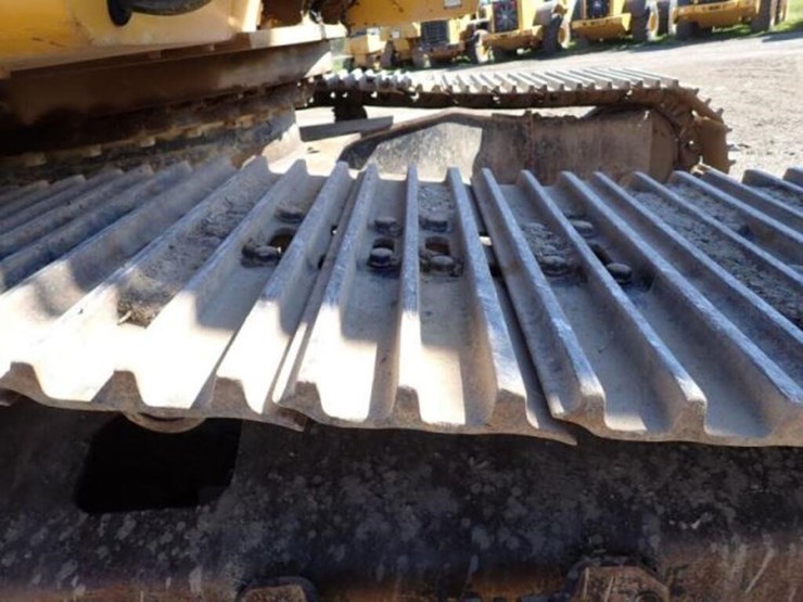 2014-deere-350g-lc-image-58