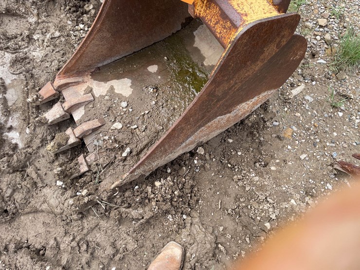 #9173-•-john-deere-backhoe-bucket-image-5