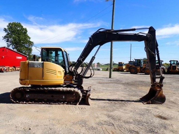 2014-deere-85g-image-3