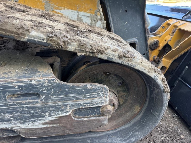 deere-317g-image-22
