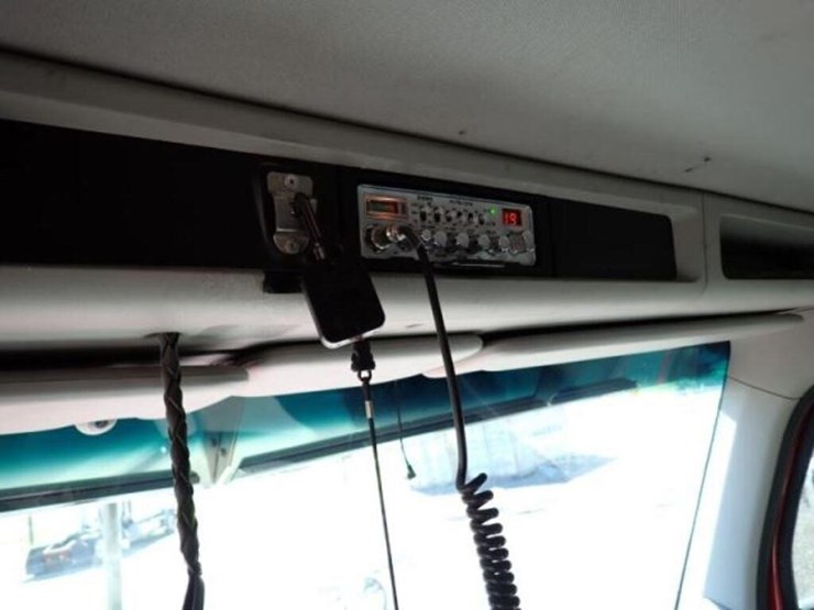 2021-kenworth-t880-image-25