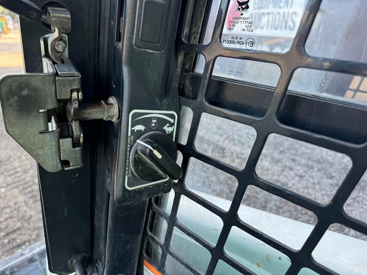 2018-bobcat-t550-image-26