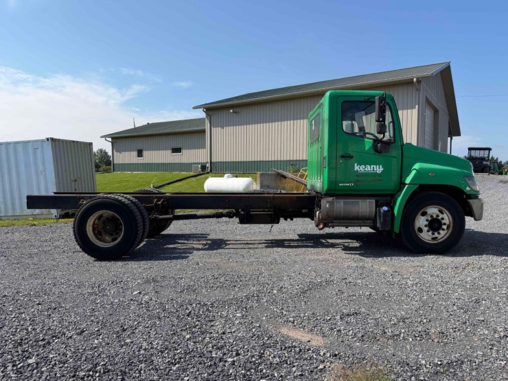 2016-hino-338-image-4