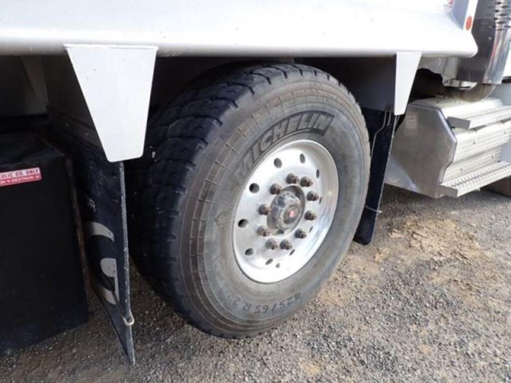 2024-western-star-49x-image-63