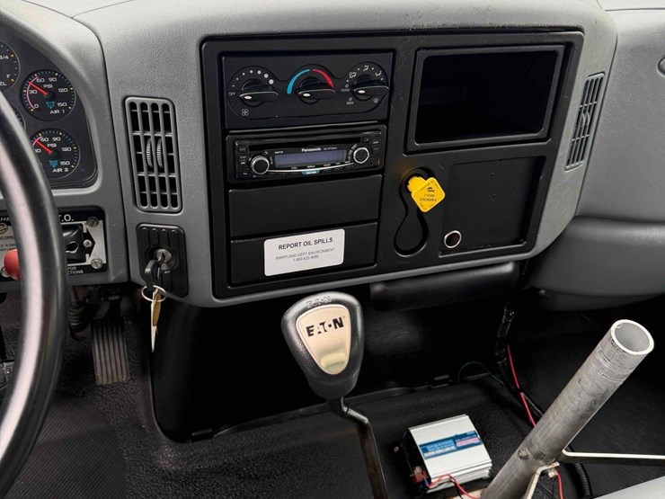 2004-international-durastar-4300-image-25