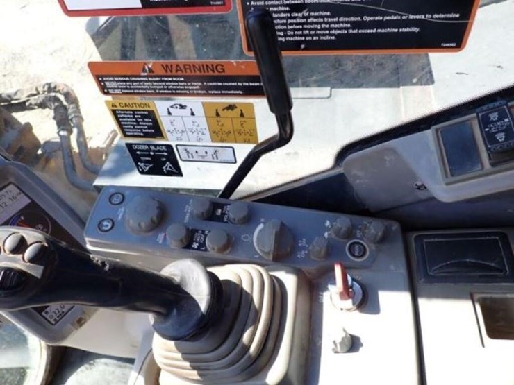 2014-deere-85g-image-13