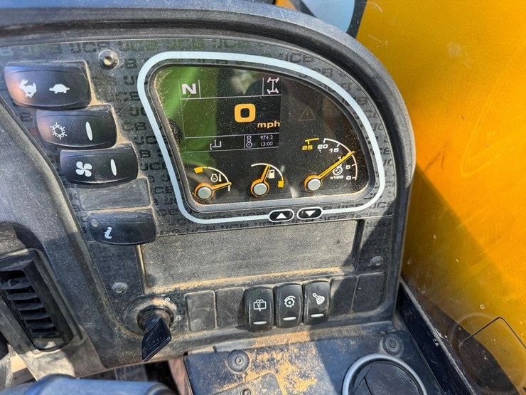 2018-jcb-505-20-image-21