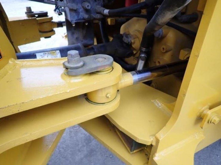 2014-deere-624k-image-42