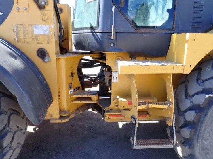 2015-deere-544k-image-38