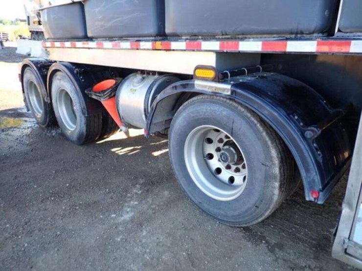 2020-freightliner-114sd-image-44