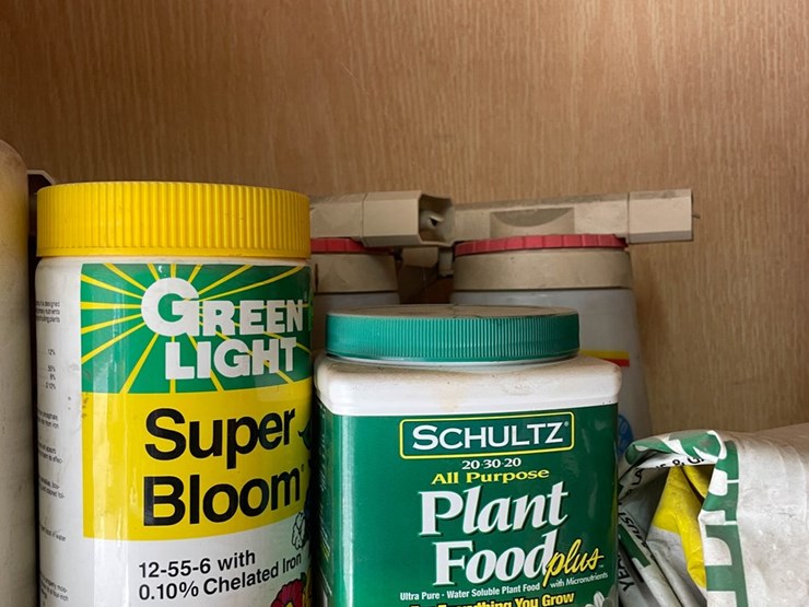 #9252-•-contents-of-cupboard-image-4
