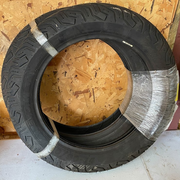 #9248 • 2 Motorcycle Tires
