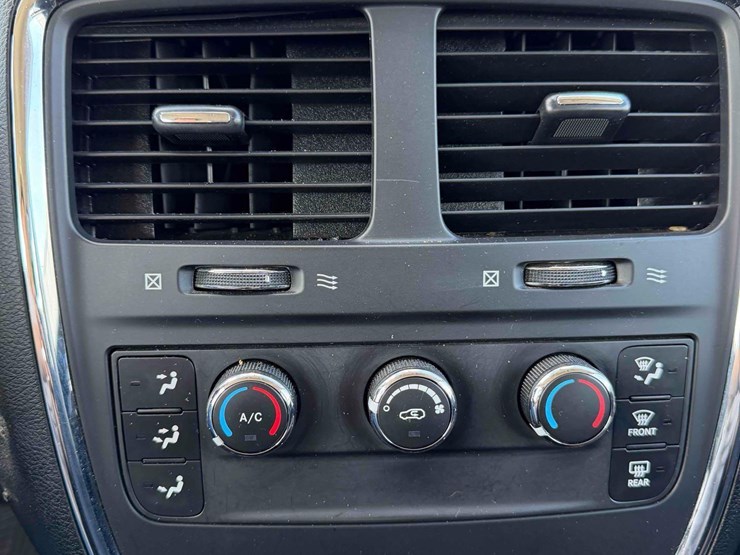 2014-dodge-grand-caravan-image-22
