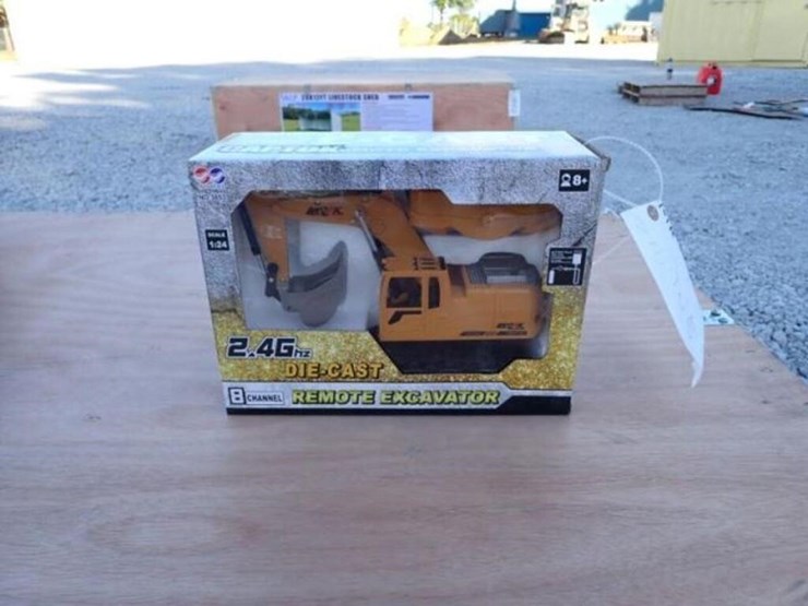 unused-captok-excavator-toy-image-1