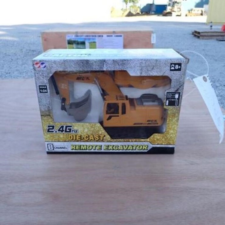 UNUSED Captok Excavator Toy