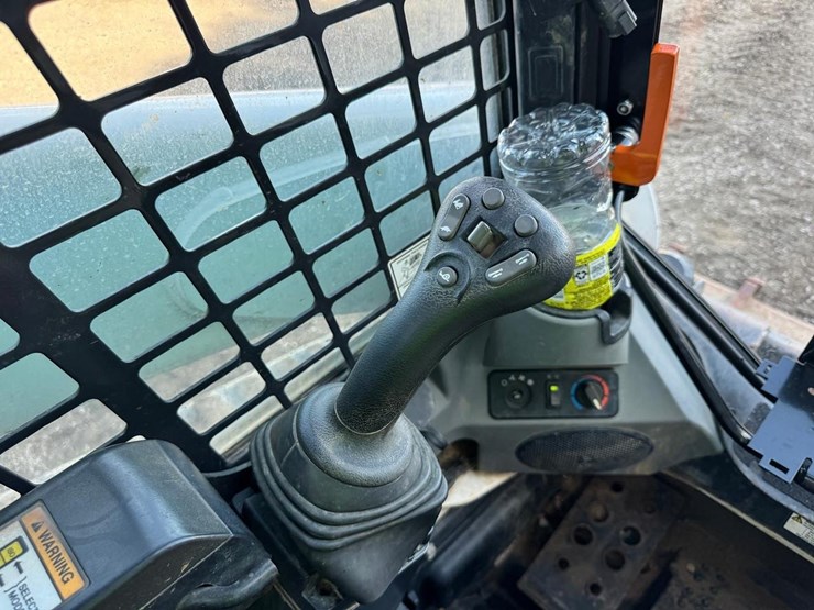 bobcat-t740-image-23