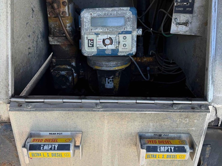 2002-international-durastar-4400-image-21