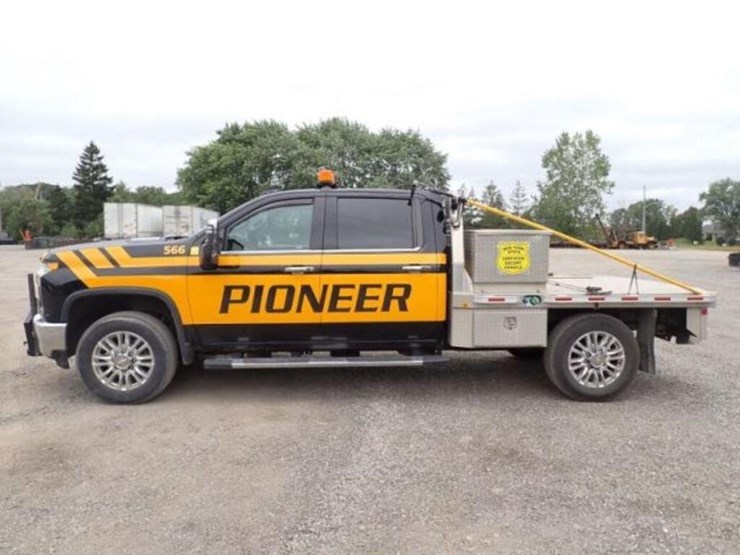 2022-chevrolet-silverado-2500hd-image-9