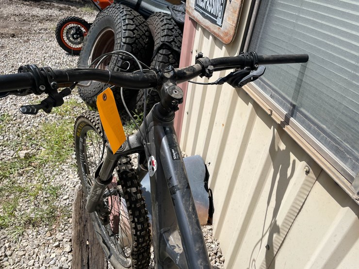 #9156-•-rocky-mountain-soft-tail-bike-image-5