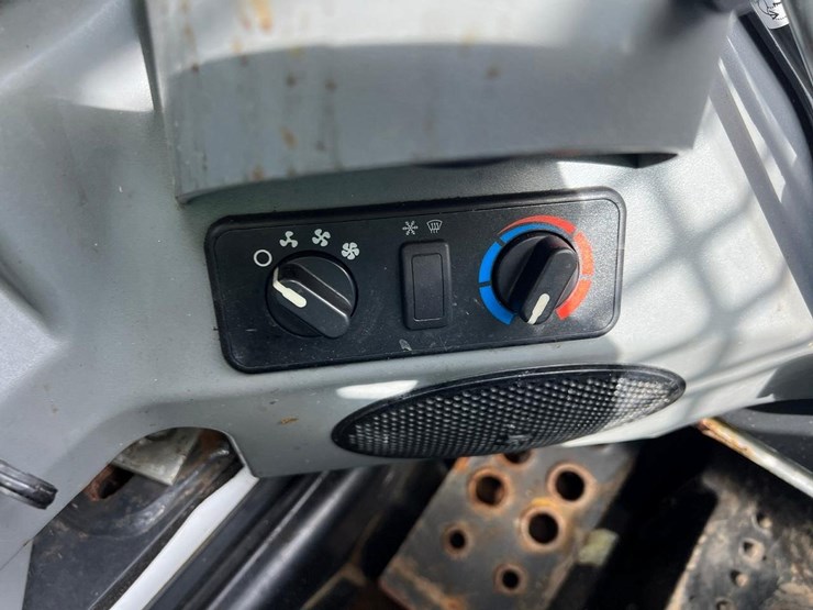 bobcat-s570-image-23