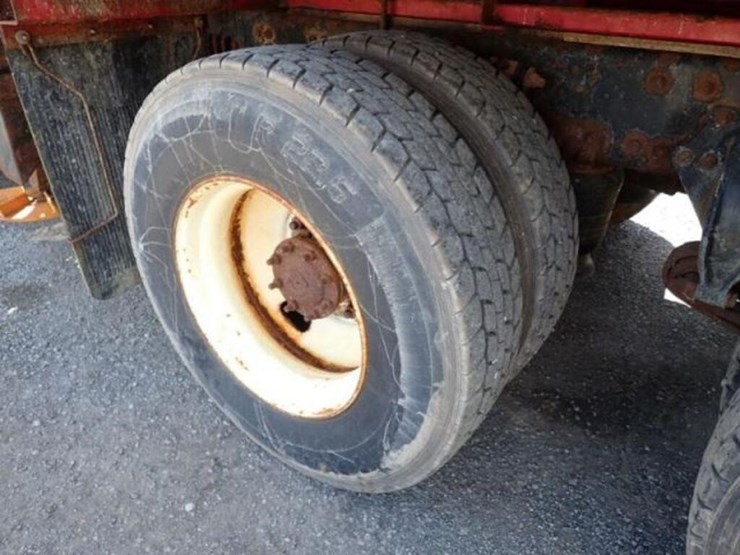 2015-freightliner-108sd-image-66