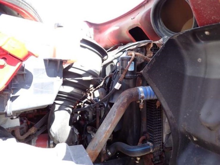 2015-freightliner-108sd-image-36