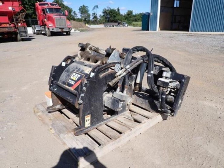 2011-caterpillar-20-image-1