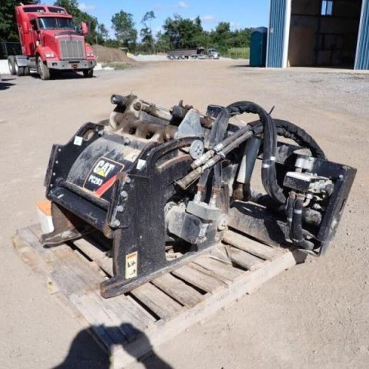 2011 CATERPILLAR 20