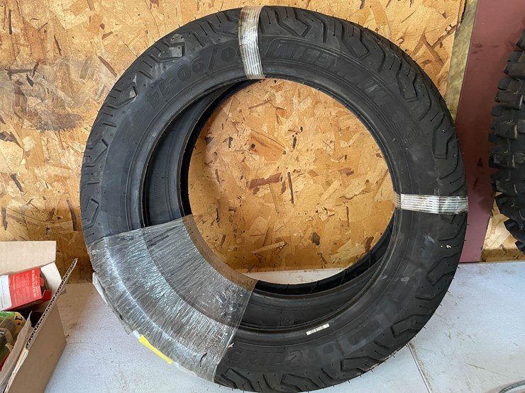 #9248-•-2-motorcycle-tires-image-5