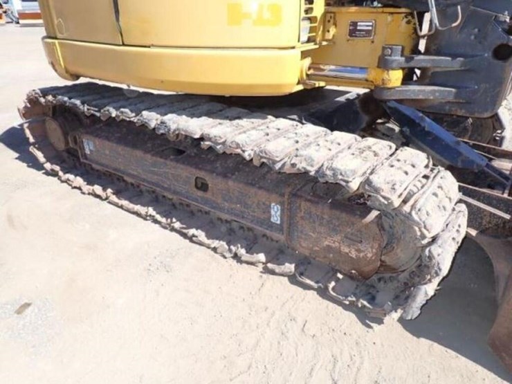 2014-deere-85g-image-57