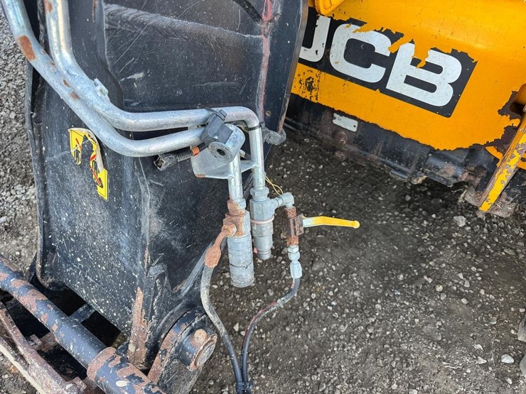 jcb-525-60-image-11